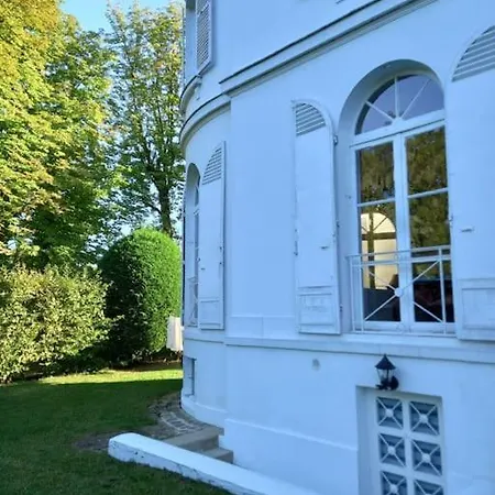 Beau Studio Dans Un Cadre Exceptionnel De Verdure Maisons-Laffitte Exterior photo