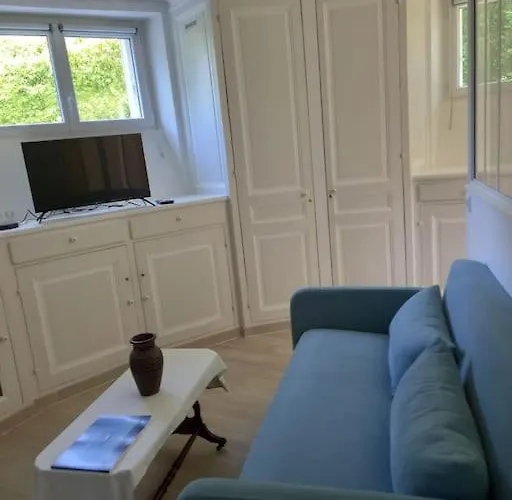 Beau Studio Dans Un Cadre Exceptionnel De Verdure